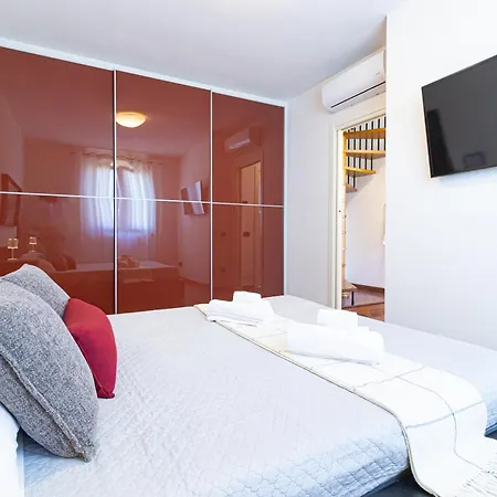 Apartman Fronte Mura Parking Free Wi- Fi Free Ac Lucca